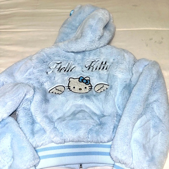 Hello kitty Sweater - Picture 3 of 5